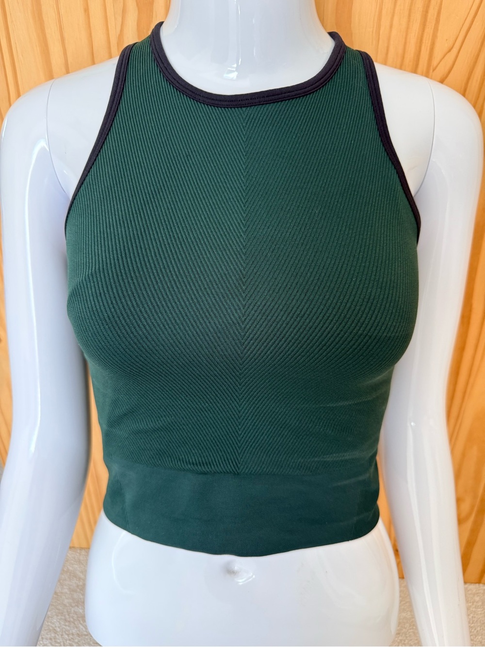 NWT Abercrombie YBP Ribbed Dark Green Cropped Tank Top Sports Bra Black Trim M